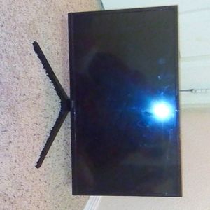 A monitor and it's cord that's all it will come with